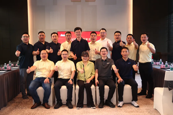 金纬机械加速全球化布局！海外开拓者勇当先锋，“服务中心 工厂“ 赋能全球客户
